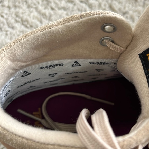 Teva commuter boot, US size 7, EUC - Picture 5 of 7